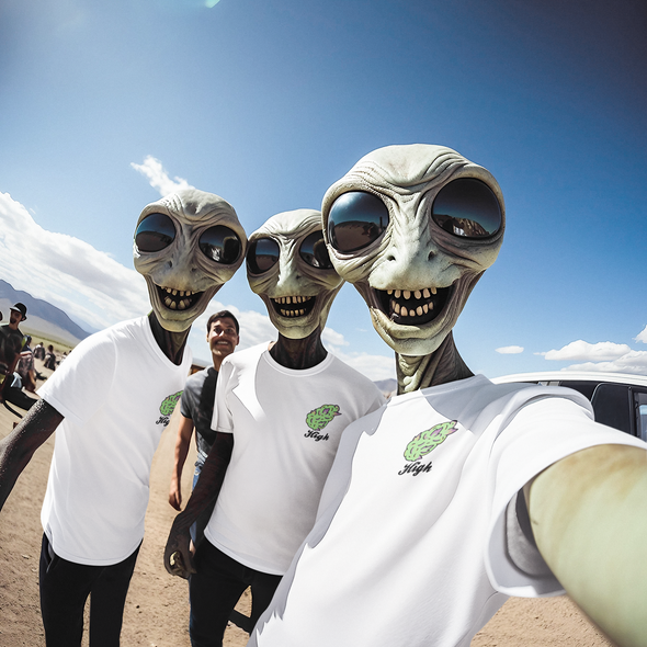 Greeting Earthlings – High/Bye Nug Tee